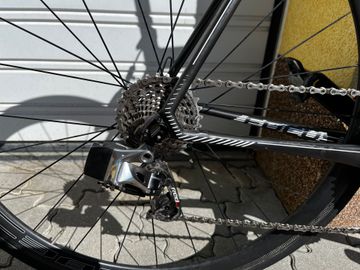 Focus IZALCO MAX RED eTap 2018 2018 Road & Gravel de segunda mano, Negro — imagen 3 de 7