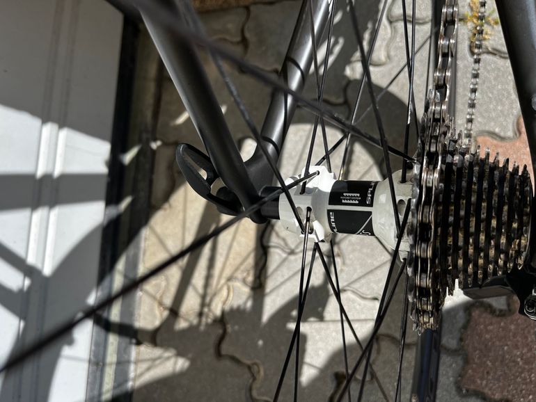 Used Focus IZALCO MAX RED eTap 2018 2018 Road & Gravel, Black — image 5 of 7