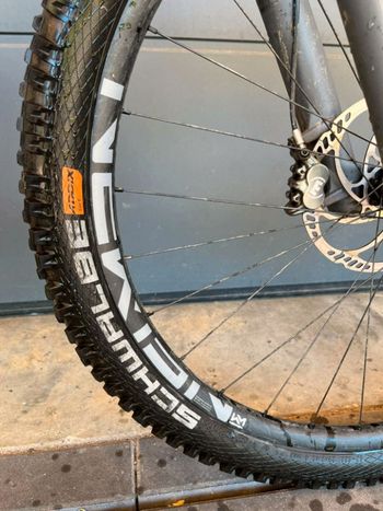 Used RAAW Madonna V2.2 2021 Mountainbike — image 5 of 6