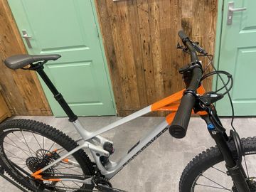 Brugt Mondraker RAZE CARBON R 2023 2023 Mountainbike — billede 2 af 3