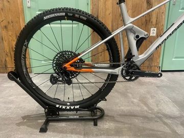 Brugt Mondraker RAZE CARBON R 2023 2023 Mountainbike — billede 3 af 3