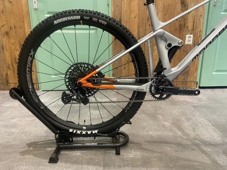 Brugt Mondraker RAZE CARBON R 2023 2023 Mountainbike — billede 3 af 3
