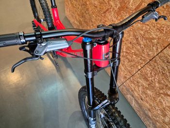 Used Santa Cruz V10 DH S / Carbon CC 2024 2024 Mountainbike — image 3 of 6