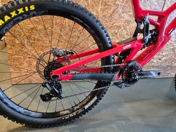 Used Santa Cruz V10 DH S / Carbon CC 2024 2024 Mountainbike — image 5 of 6