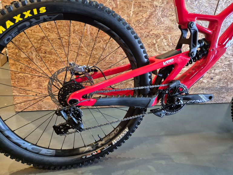 Used Santa Cruz V10 DH S / Carbon CC 2024 2024 Mountainbike — image 5 of 6