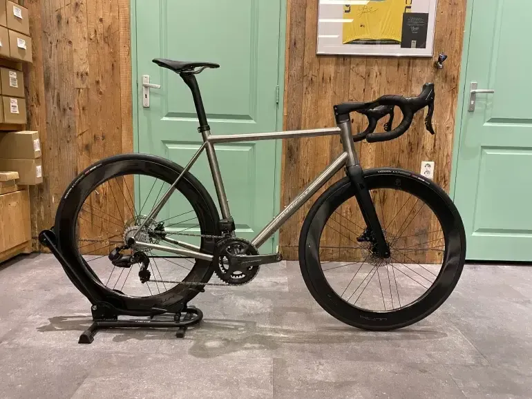 Używany Pilot Celes Super Record Wireless 2023 Road & Gravel — zdjęcie 1 z 3