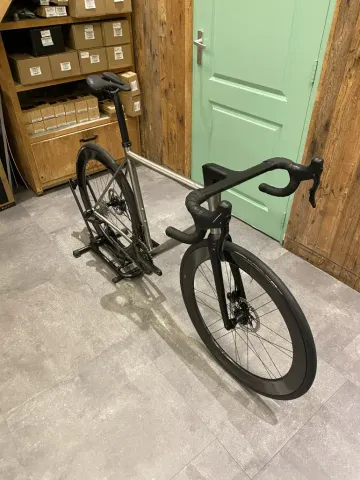 Używany Pilot Celes Super Record Wireless 2023 Road & Gravel — zdjęcie 2 z 3
