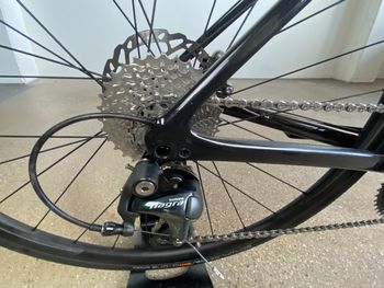 Used Specialized Tarmac SL6 2021 Road & Gravel, Black — image 5 of 6
