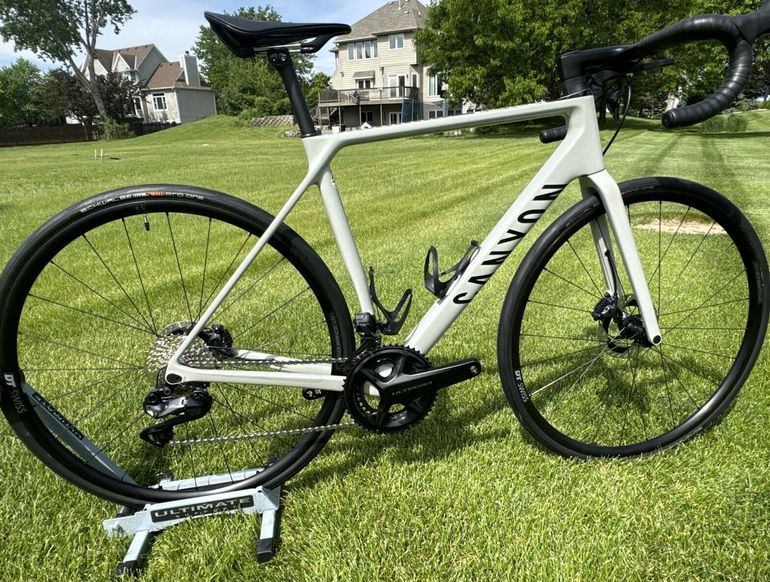 Used Canyon Endurace CF SL 8 Disc Di2 2022 2022 Road & Gravel — image 1 of 8