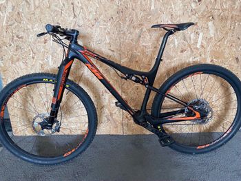 Gebrauchtes KTM Scarp MT Prestige 2020 2020 Mountainbike, Schwarz, 29 — Bild 11 von 11