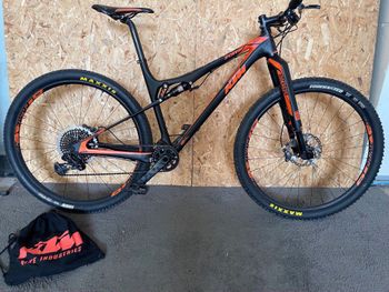 Gebrauchtes KTM Scarp MT Prestige 2020 2020 Mountainbike, Schwarz, 29 — Bild 2 von 11