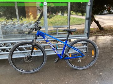 Used Trek Marlin 6 2020 2020 Mountainbike, Blue, 29 — image 1 of 4