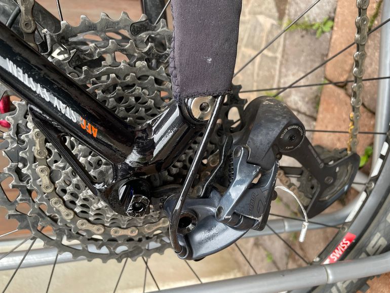 Used Canyon Nerve XC 8.0 2012 Mountainbike, Black — image 3 of 9