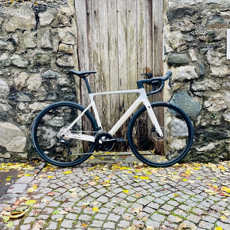 Used Focus IZALCO MAX 8.7 2024 2024 Road & Gravel, White — image 2 of 3