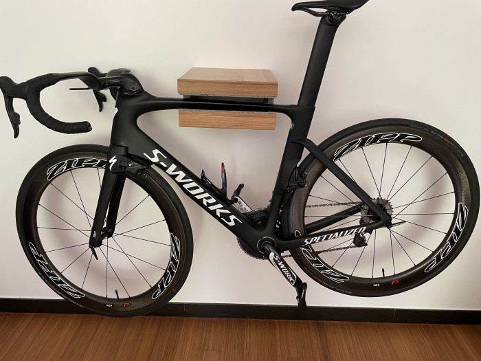 Vias Di2 S Works Venge Vias Price Ex-Demo: S-Works Venge ViAS Bike