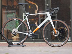 Superior - X-ROAD Team Issue Di2 GR 2023, 2023