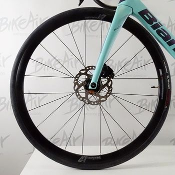 Used Bianchi Oltre Race 105 Di2 2024 Road & Gravel, Blue — image 6 of 7