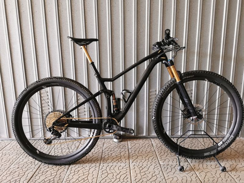 Scott Spark 900 Ultimate 2018 2018 Mountainbike d'occasion — image 4 sur 5