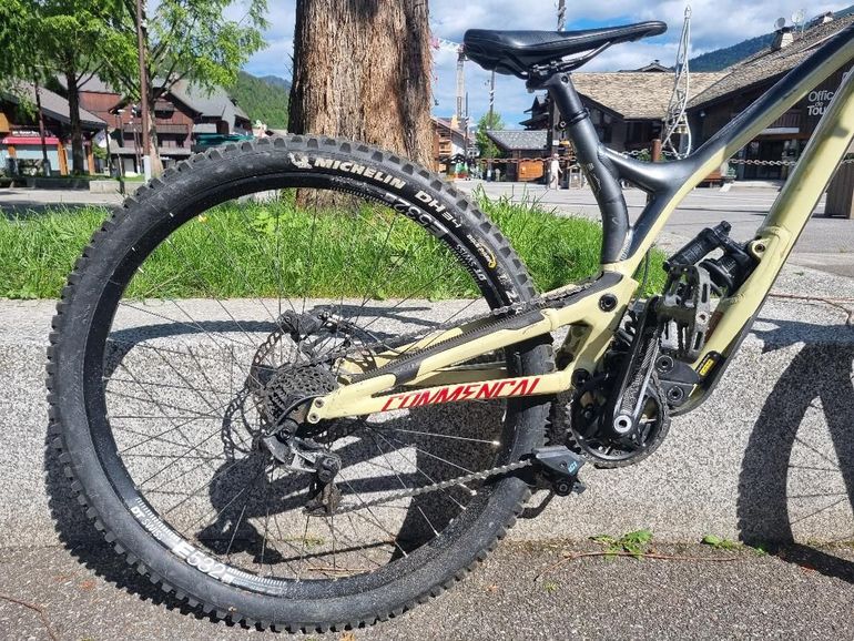 Commencal SUPREME DH 29 TEAM used in M buycycle Luxembourg