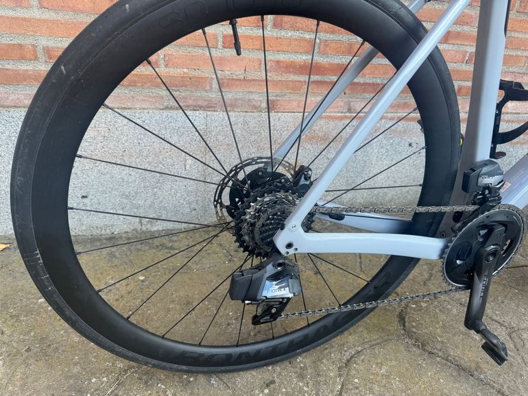 Trek Domane SL 7 AXS Gen 4 2023 2023 Road & Gravel usato, Grigio chiaro — immagine 11 di 11