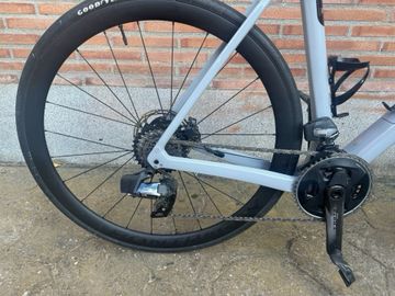 Trek Domane SL 7 AXS Gen 4 2023 2023 Road & Gravel usato, Grigio chiaro — immagine 3 di 11