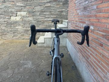 Trek Domane SL 7 AXS Gen 4 2023 2023 Road & Gravel usato, Grigio chiaro — immagine 2 di 11