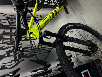 Used BMC Fourstroke FOUR 2024 2024 Mountainbike, Black, 29 — image 2 of 6