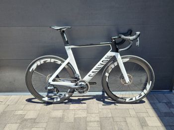 Canyon Aeroad CF SLX AXS 2022 Road & Gravel usato, Bianco — immagine 1 di 5