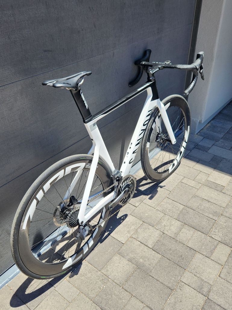 Canyon Aeroad CF SLX AXS 2022 Road & Gravel usato, Bianco — immagine 3 di 5