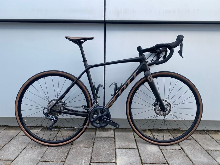 Scott addict 10 disc carbon onyx black sale