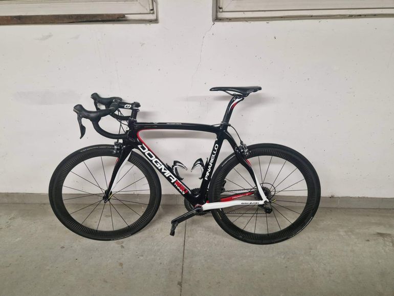Used Pinarello Dogma 65.1 Think2 2015 Road & Gravel, Schwarz — image 2 of 4