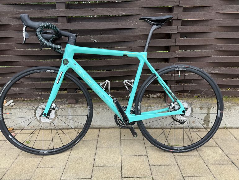 Bianchi Specialissima - Red eTap AXS 2022 2022 Road & Gravel usato, Blu — immagine 5 di 7