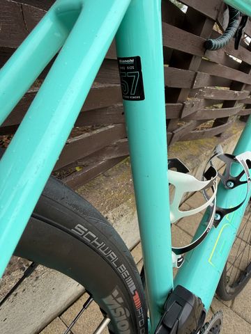 Bianchi Specialissima - Red eTap AXS 2022 2022 Road & Gravel usato, Blu — immagine 2 di 7