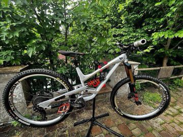 Tweedehands YT Industries Capra 27 AL LTD 2019 2019 Mountainbike — afbeelding 1 van 9