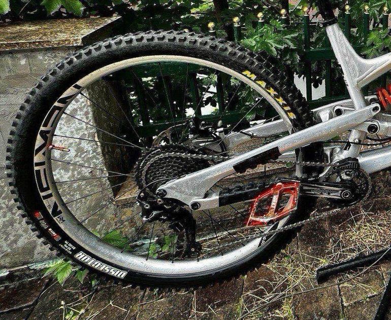Used YT Industries Capra 27 AL LTD 2019 2019 Mountainbike, Light Gray, 27.5 — image 6 of 9