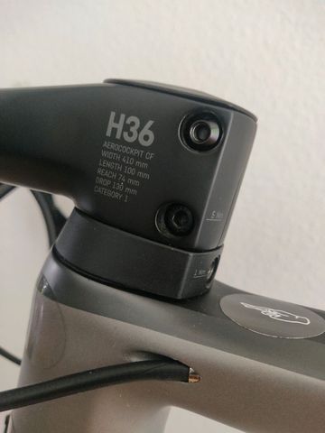 Used Canyon Ultimate CF SLX 8.0 2018 2018 Road & Gravel, Light Gray — image 6 of 12