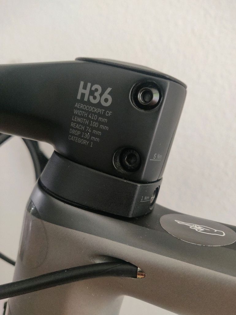 Canyon Ultimate CF SLX 8.0 2018 2018 Road & Gravel usato, Grigio chiaro — immagine 6 di 12