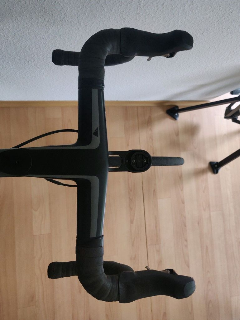 Canyon Ultimate CF SLX 8.0 2018 2018 Road & Gravel usato, Grigio chiaro — immagine 7 di 12