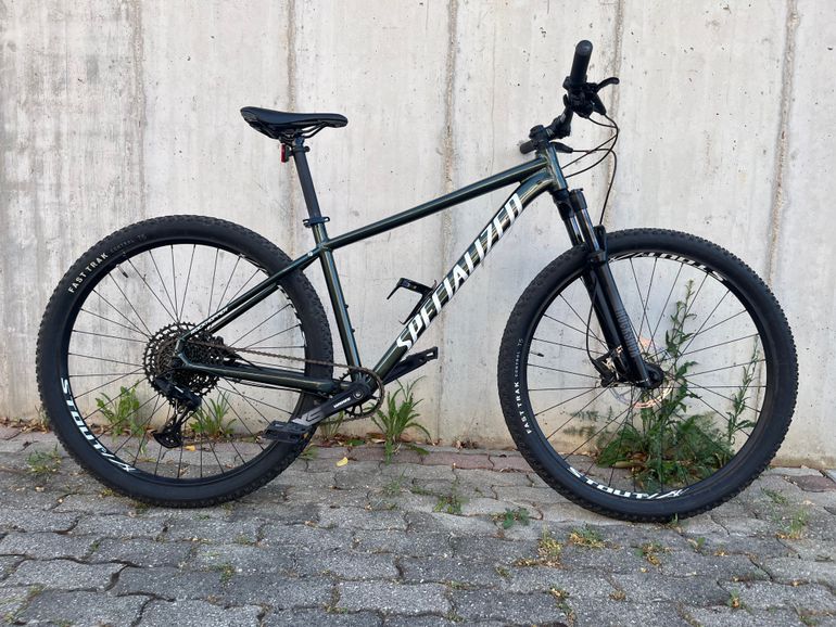 Used Specialized Rockhopper Expert 2022 2022 Mountainbike, Green, 29 — image 2 of 10