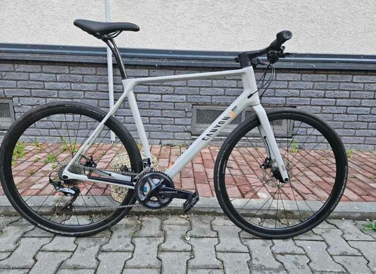 Used Canyon Roadlite CF 8.0 2023 Road & Gravel, Light Gray — image 1 of 5