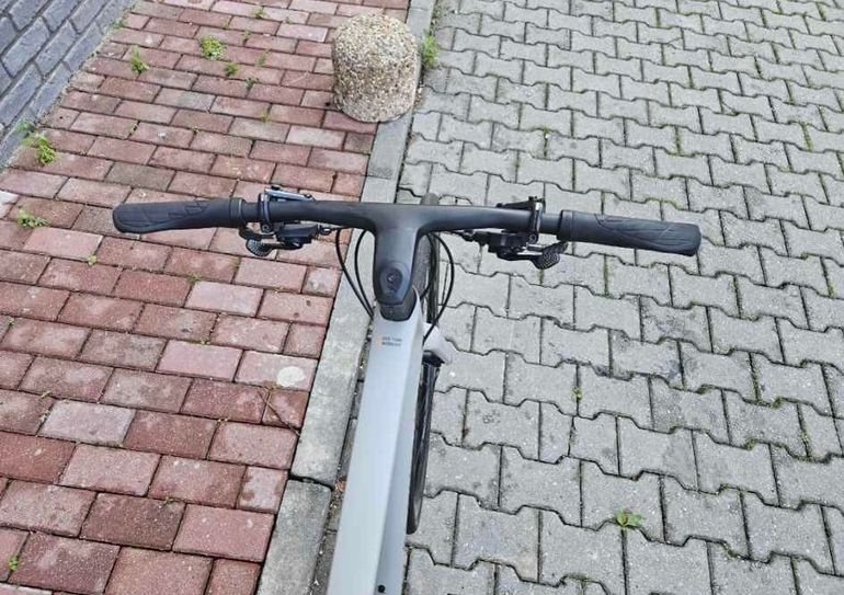 Used Canyon Roadlite CF 8.0 2023 Road & Gravel, Light Gray — image 5 of 5