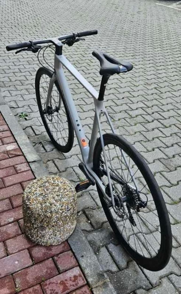 Used Canyon Roadlite CF 8.0 2023 Road & Gravel, Light Gray — image 4 of 5