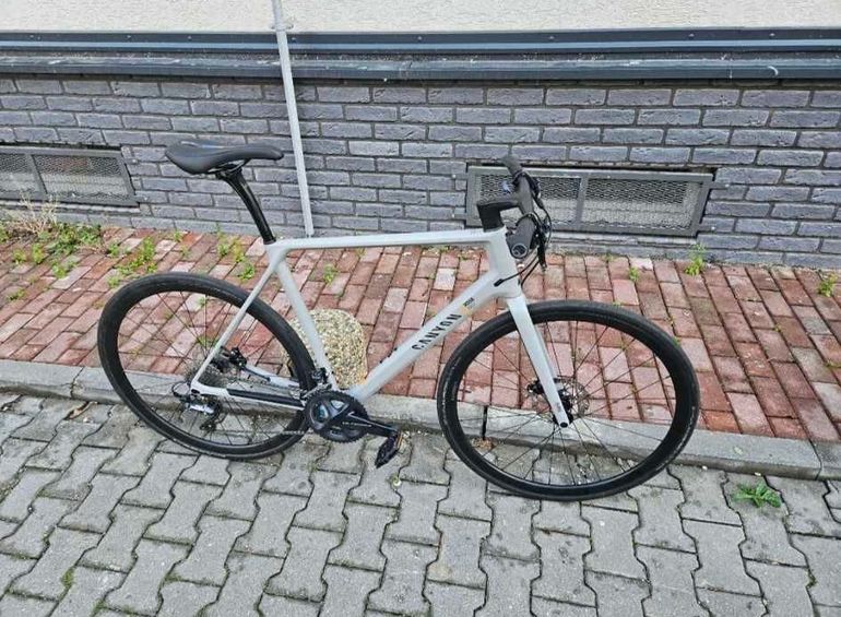 Used Canyon Roadlite CF 8.0 2023 Road & Gravel, Light Gray — image 2 of 5