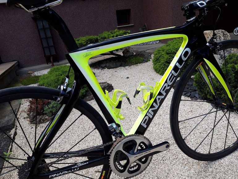 Used Pinarello Dogma F8 Carbon Road & Gravel — image 2 of 7