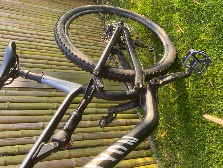 Used Canyon Neuron AL 6.0 2020 Mountainbike, Schwarz — image 5 of 6