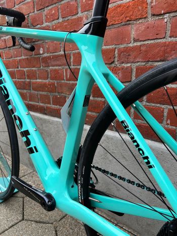 Used Bianchi NEW! Infinito XE/Disc Brakes/Voll Carbon/Shimano Ultegra/Size 53 & 55 & 57 2023 Road & Gravel, Grün — image 14 of 16