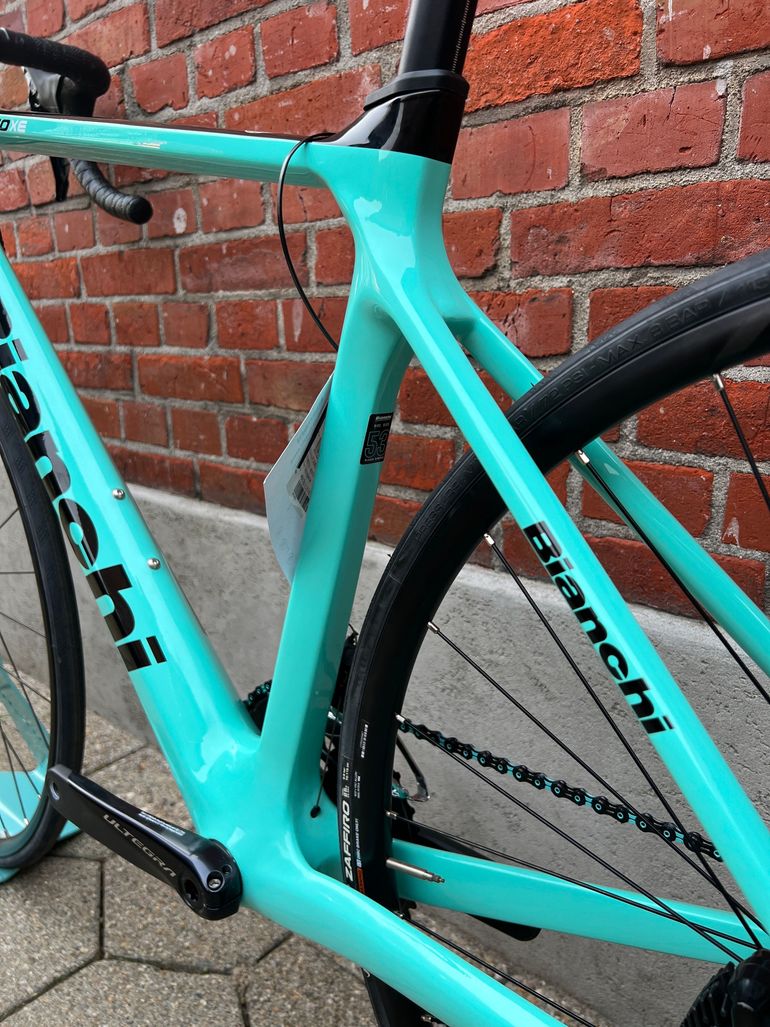 Used Bianchi NEW! Infinito XE/Disc Brakes/Voll Carbon/Shimano Ultegra/Size 53 & 55 & 57 2023 Road & Gravel, Grün — image 14 of 16