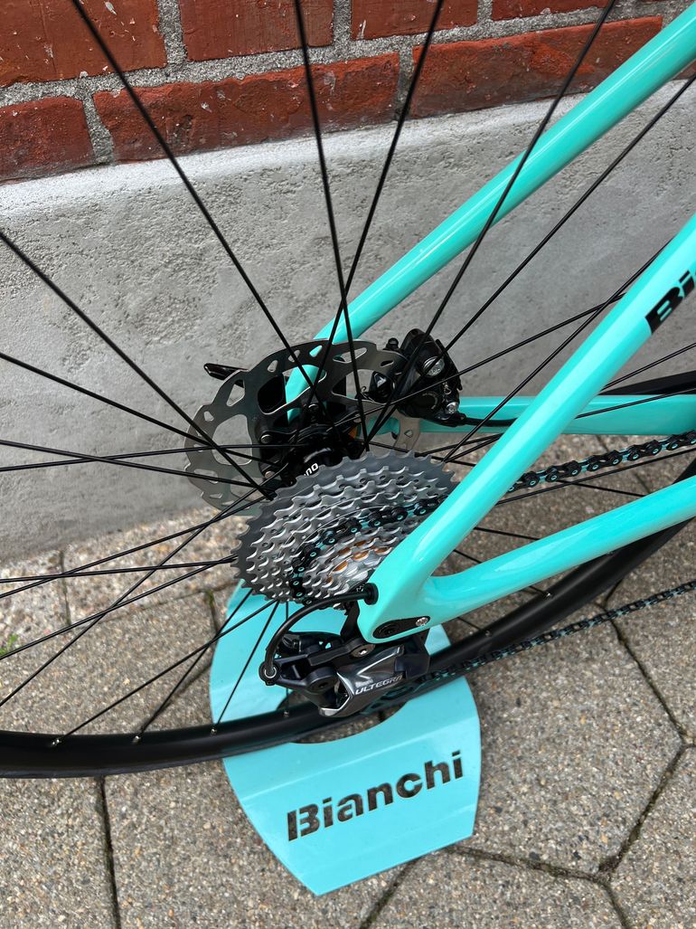 Used Bianchi NEW! Infinito XE/Disc Brakes/Voll Carbon/Shimano Ultegra/Size 53 & 55 & 57 2023 Road & Gravel, Grün — image 10 of 16