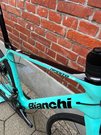 Used Bianchi NEW! Infinito XE/Disc Brakes/Voll Carbon/Shimano Ultegra/Size 53 & 55 & 57 2023 Road & Gravel, Grün — image 8 of 16
