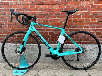 Used Bianchi NEW! Infinito XE/Disc Brakes/Voll Carbon/Shimano Ultegra/Size 53 & 55 & 57 2023 Road & Gravel, Grün — image 11 of 16